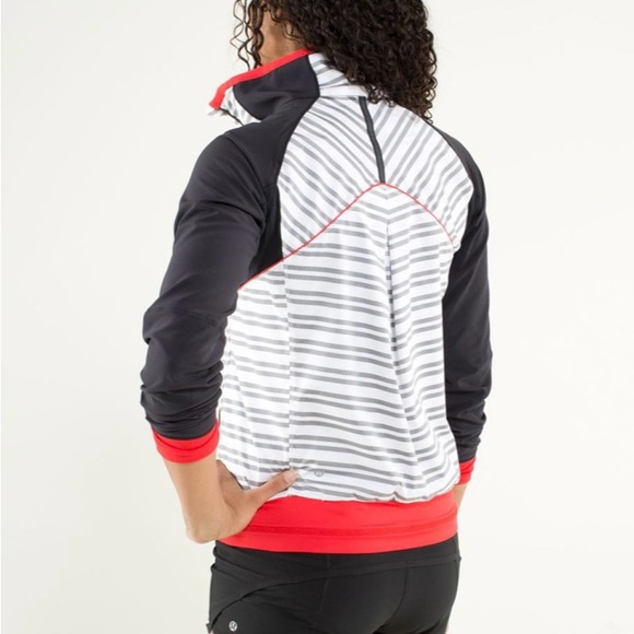 Lululemon Run Track Attack jacket size 6 - Picture 2 of 4